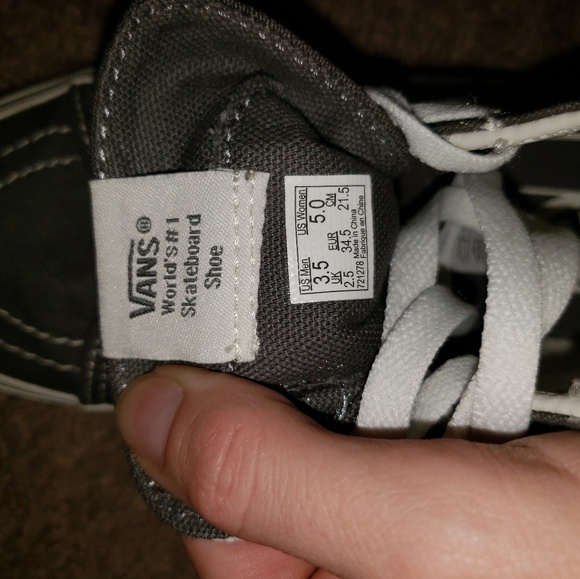 Van's shoes - Picture 4 of 4